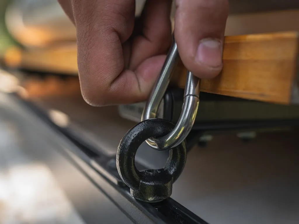 schwarze galvanisierte Ringschraube