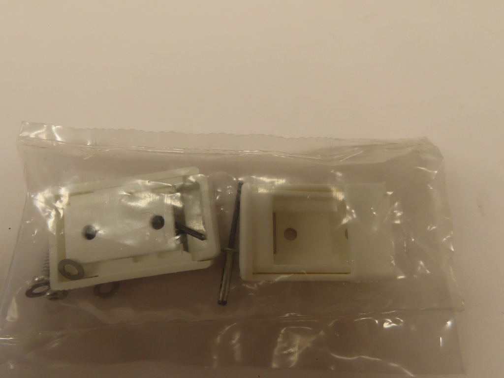 Möbeltürverschluss weiss