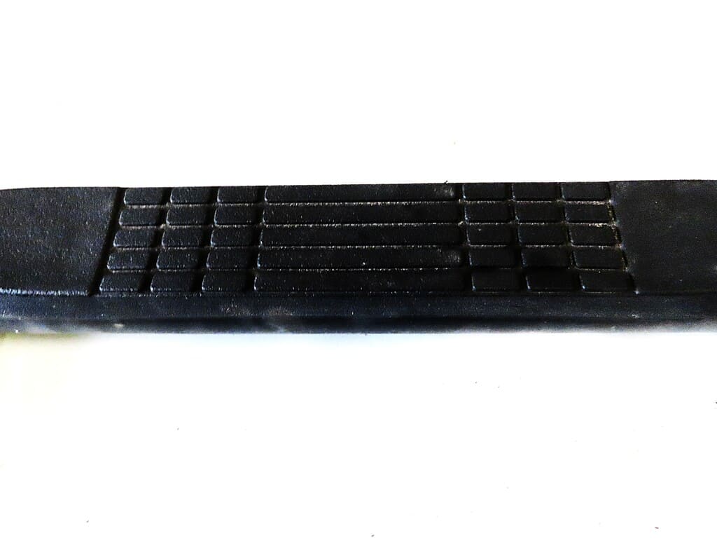 2 Trittbrettschwellenrohre schwarz mit Befestigung für VW T6