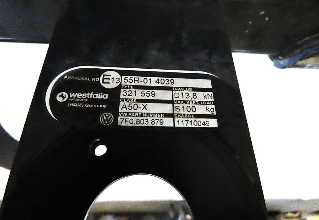 Anhängerkupplung Quertraverse mit Kugelkopfaufnahme