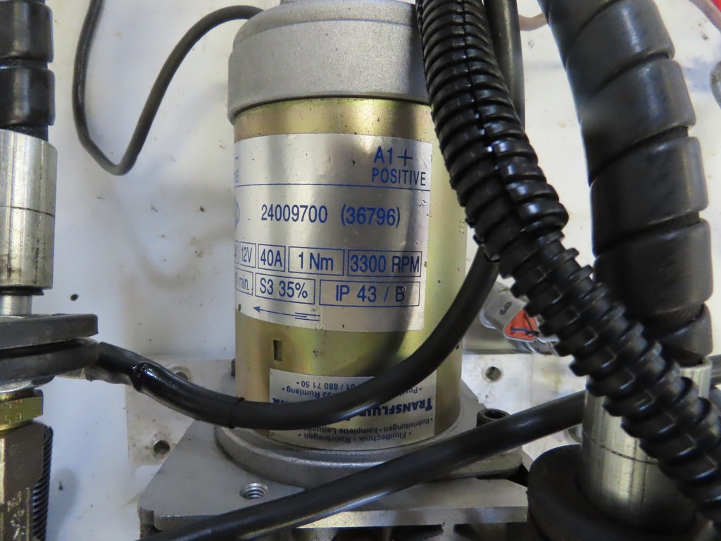 Hydraulikmotor mit Hubzylinder