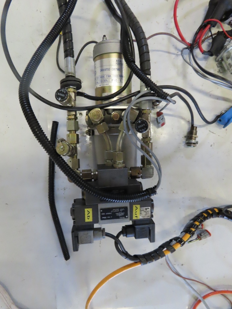 Hydraulikmotor mit Hubzylinder