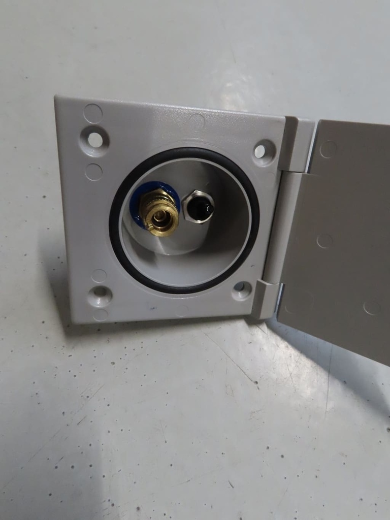 Wassersteckdose mit Anschluss und Schalter – Occasion