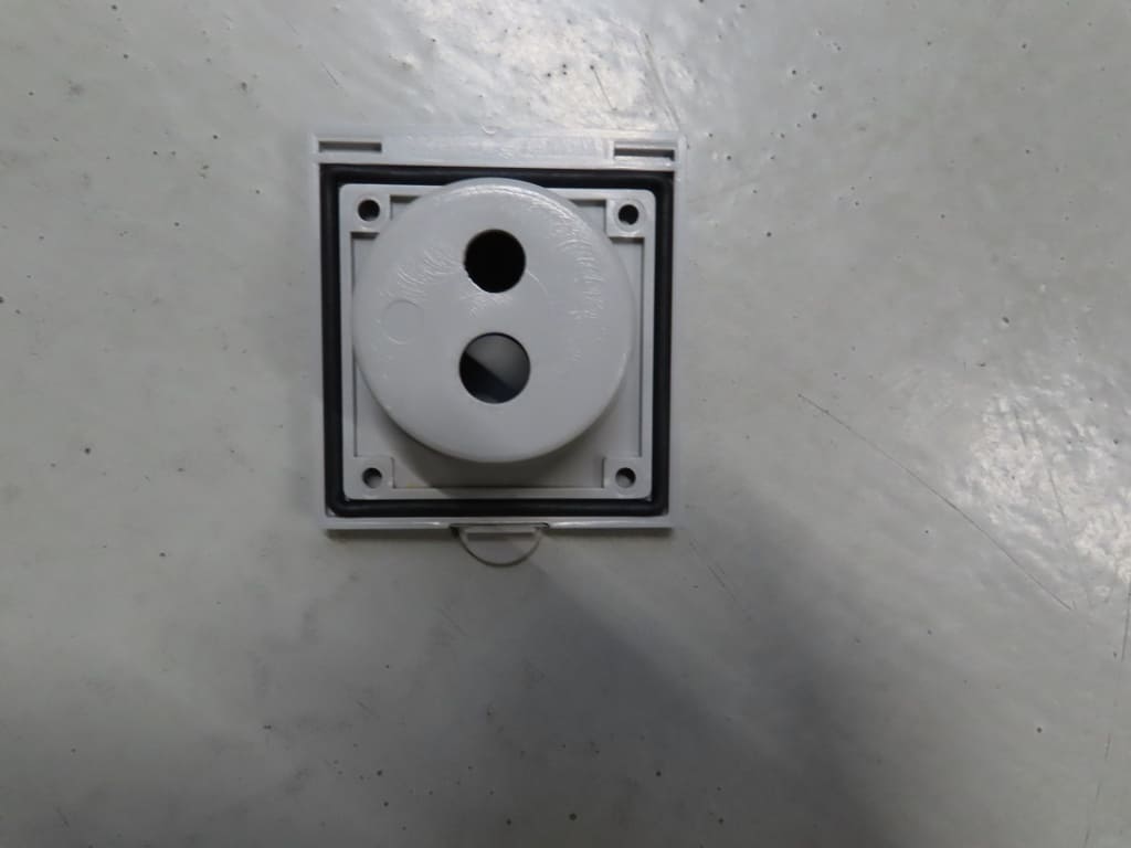 Wassersteckdose ohne Anschluss – Occasion