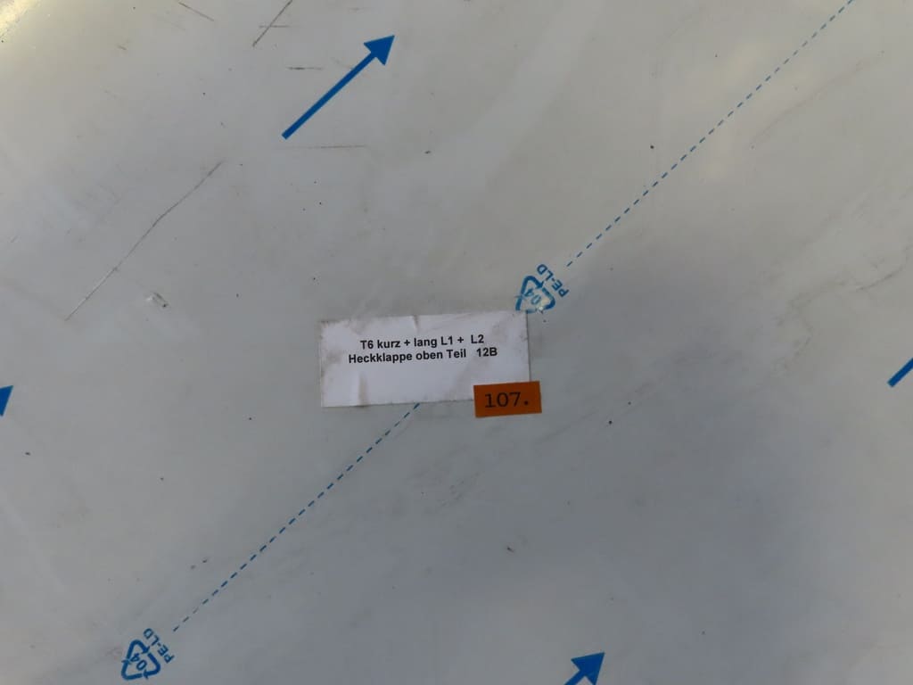 Abdeckplatte für die Heckklappe eines VW Transporter T6 (kurz + lang Radstand)-Occasion