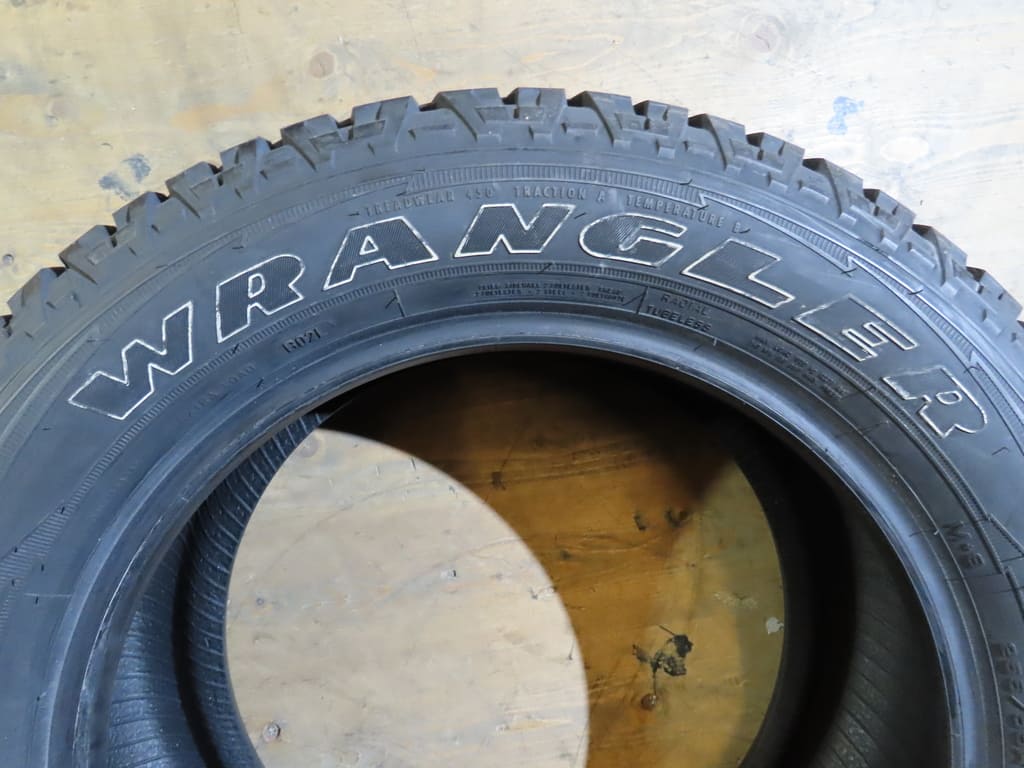 Goodyear Wrangler All-Terrain Adventure 255/55R18