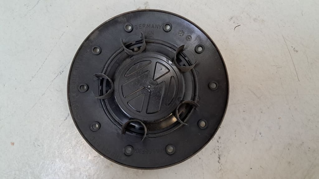 Originale VW Radkappe (7H0 601 151 C)
