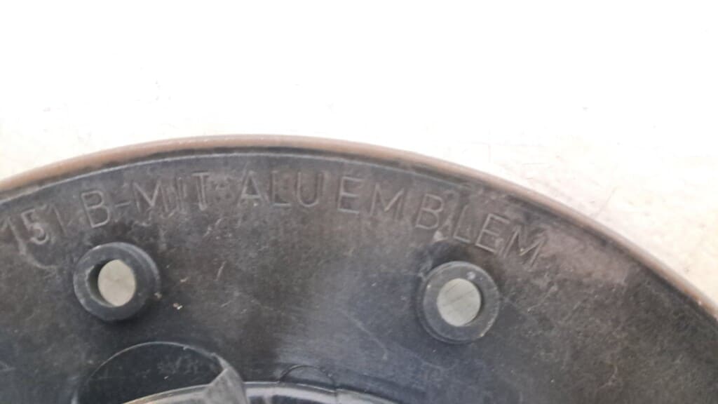 Originale VW Radkappe (7H0 601 151 C)