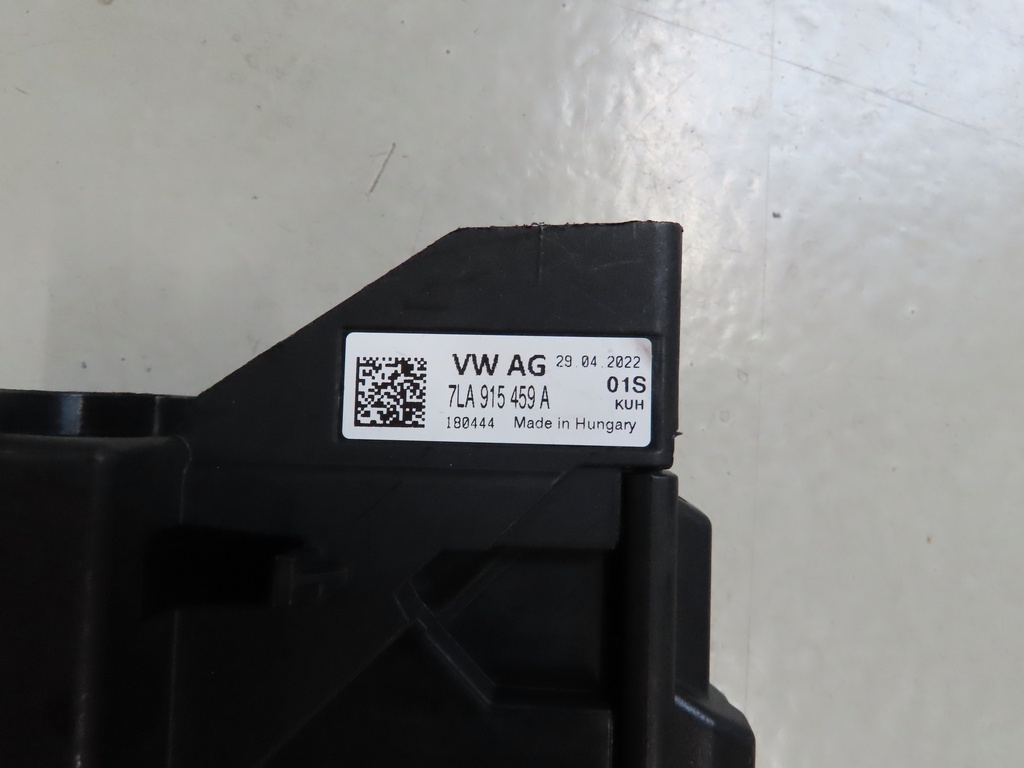 VW T6 Batteriepol mit Sicherungen