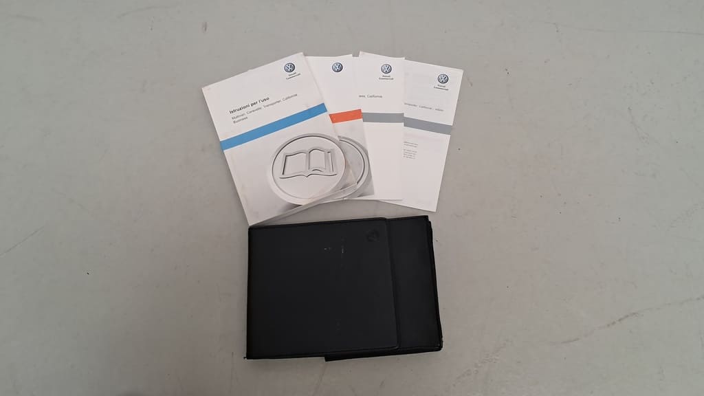 komplettes Handbuch-Set auf Italienisch für VW T5/T6-Occasion